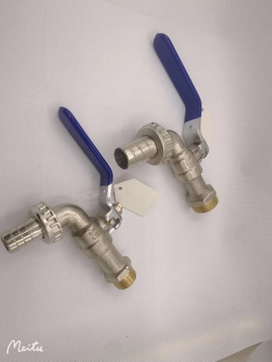 Покрытый хромом кран Bib латунного клапана Bibcock Lockable с ручкой Abs