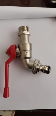 Покрытый хромом кран Bib латунного клапана Bibcock Lockable с ручкой Abs